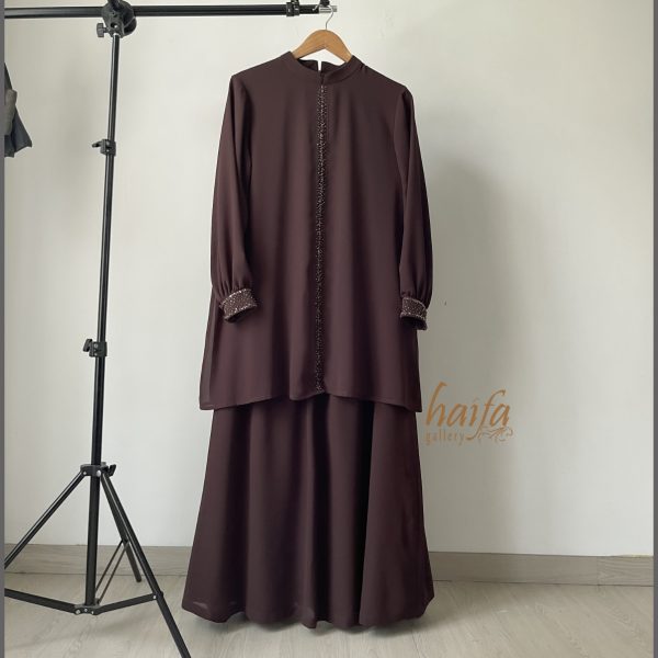A Setelan Ceruti Berpayet Coklat Tua - Image 2