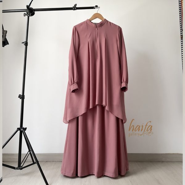 A Setelan Ceruti Berpayet Dusty Pink - Image 2