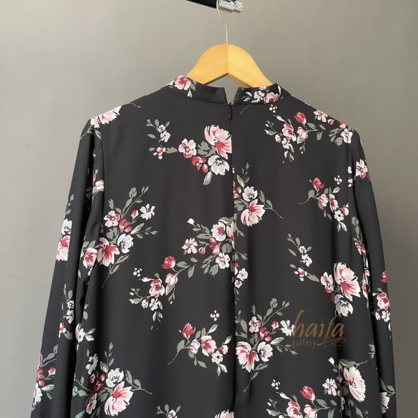 a Gamis Sifon Floral Hitam Rose - Image 4